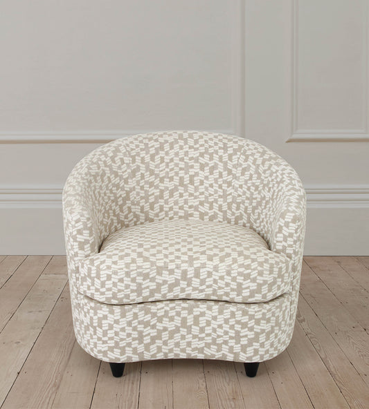 Hugo Chair in Tomas Clay