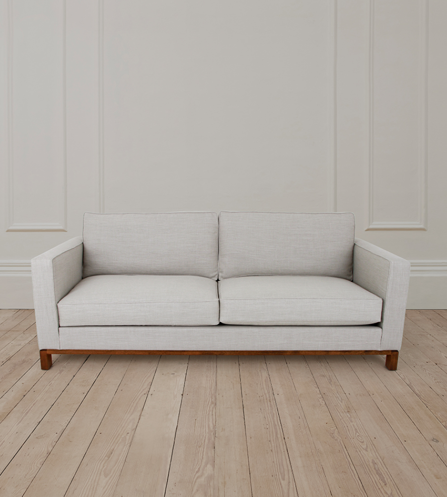 2.5 Seat Eaton Sofa in Flynn