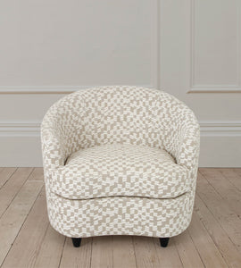 Hugo Chair in Tomas Clay