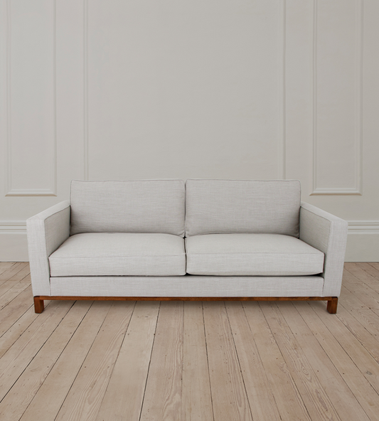 2.5 Seat Eaton Sofa in Flynn