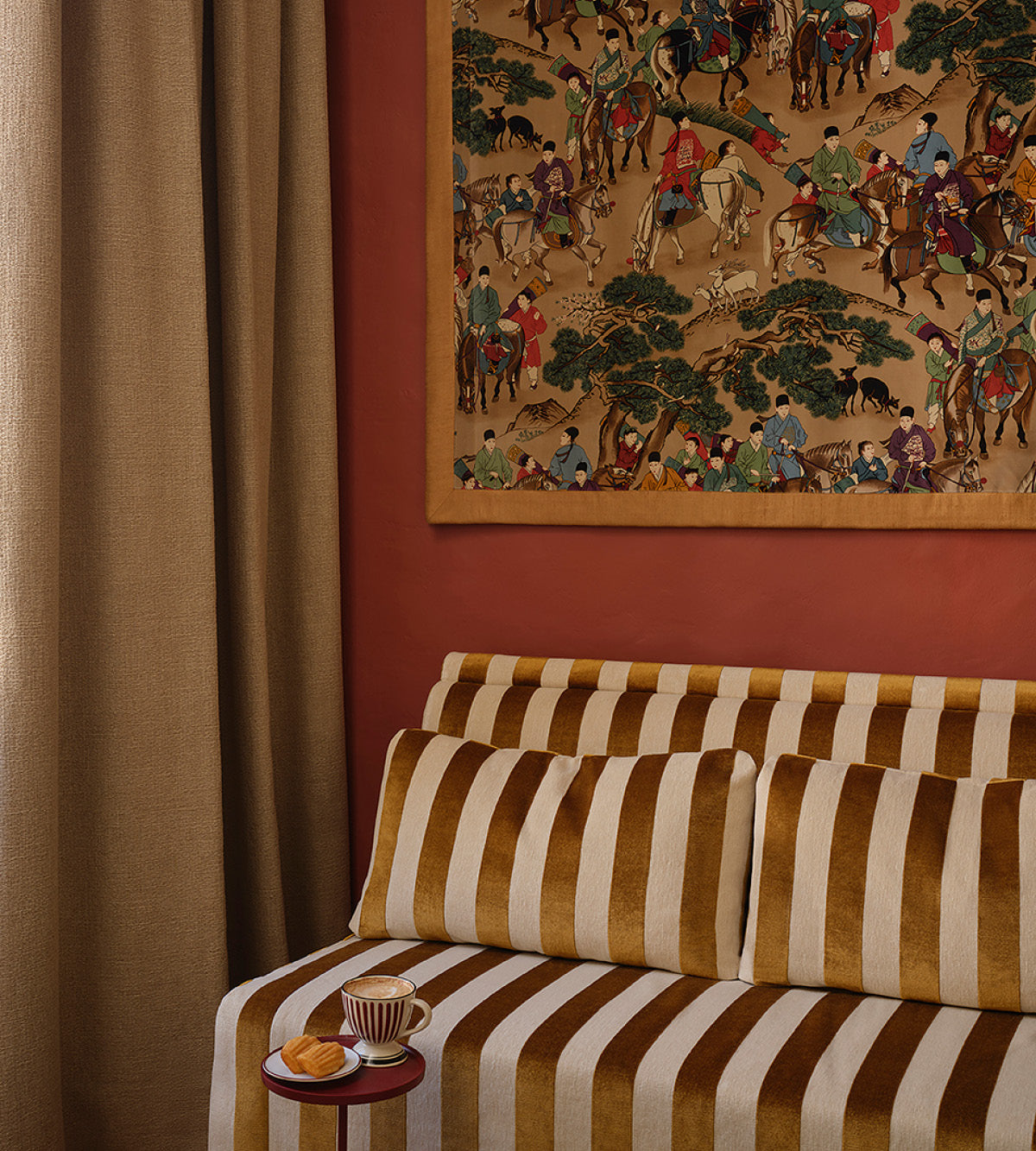 Slipper Sofa in Napoli